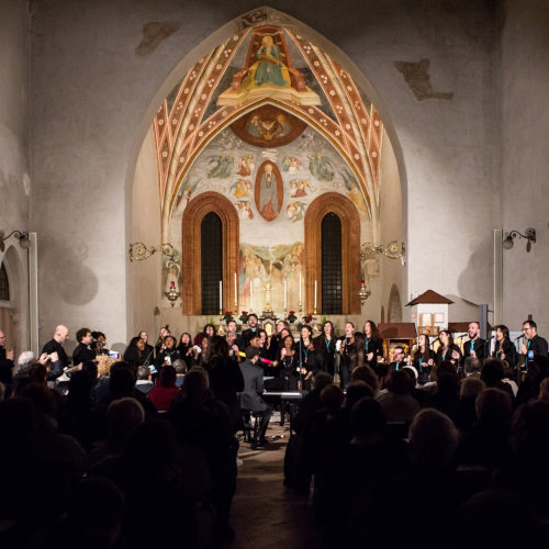 Foto del coro gospel per Progetto Arca